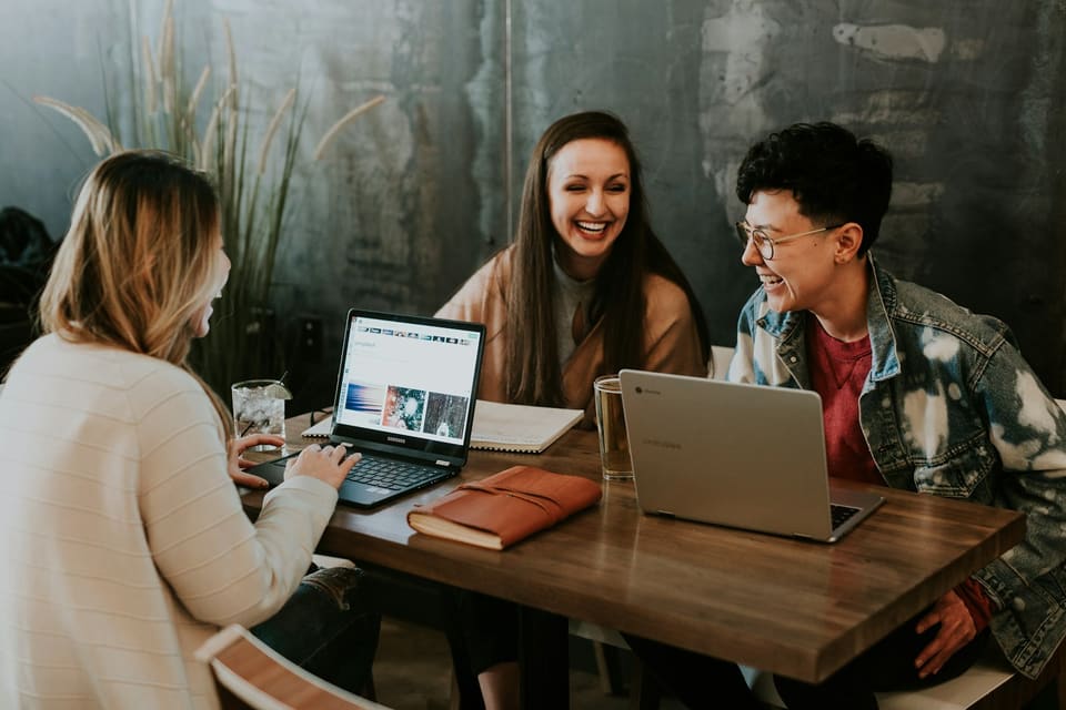 HK Accountax advisers collaborating with clients
